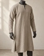 Hedeby Linen Viking Tunic in natural flax with long sleeves, side gores and a knee-length hem